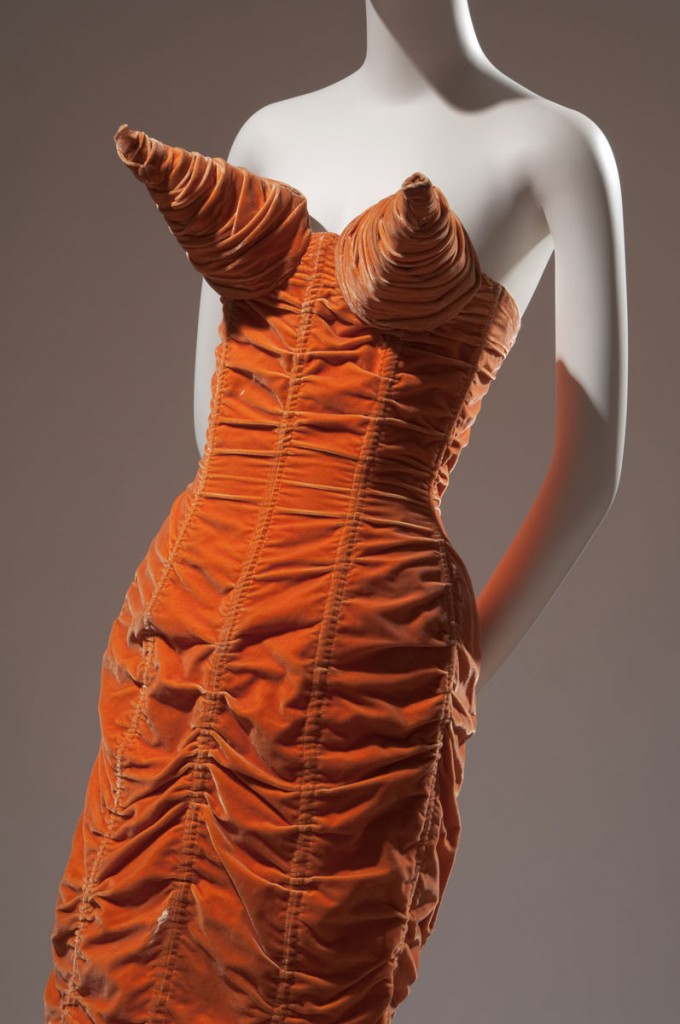 Jean Paul Gaultier, otoño de 1984. Museo del Fashion Institute of Technology, Nueva York. 