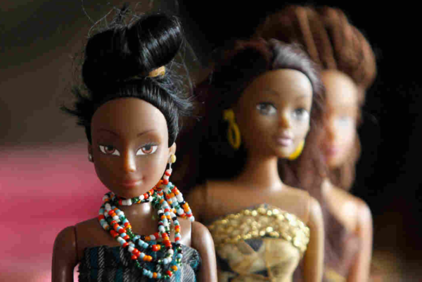 Queens of África, al igual que la Barbie Musulmana o las Bratz en su momento, se han impuesto como una contraparte del modelo de belleza que ha propuesto Barbie. Ellas venden raza e identidad. Foto: Queens of Africa.